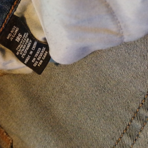 Rue 21 Mid Rise Jeggings - Picture 2 of 6